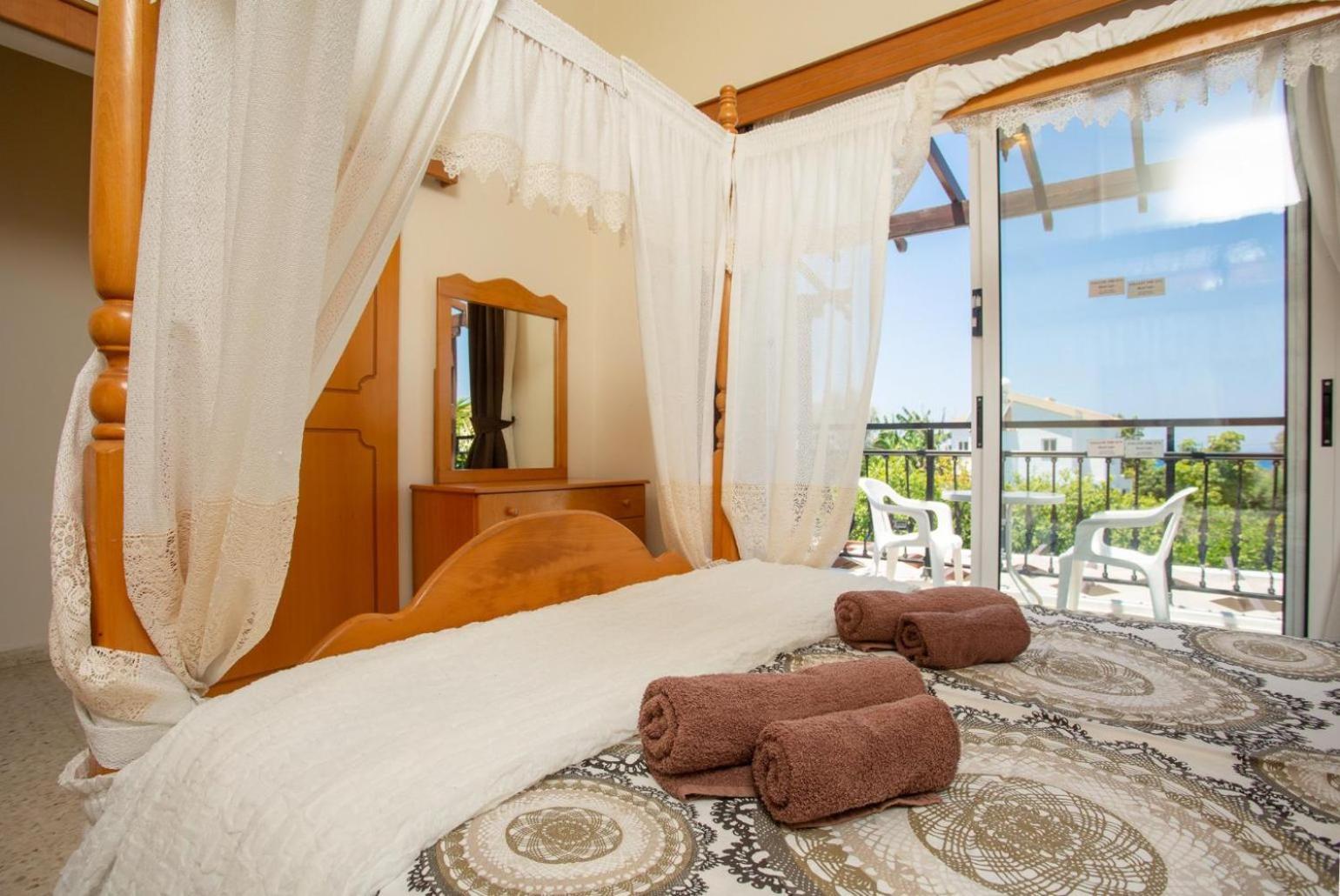 Sun Beach Villa Thio Полис Экстерьер фото