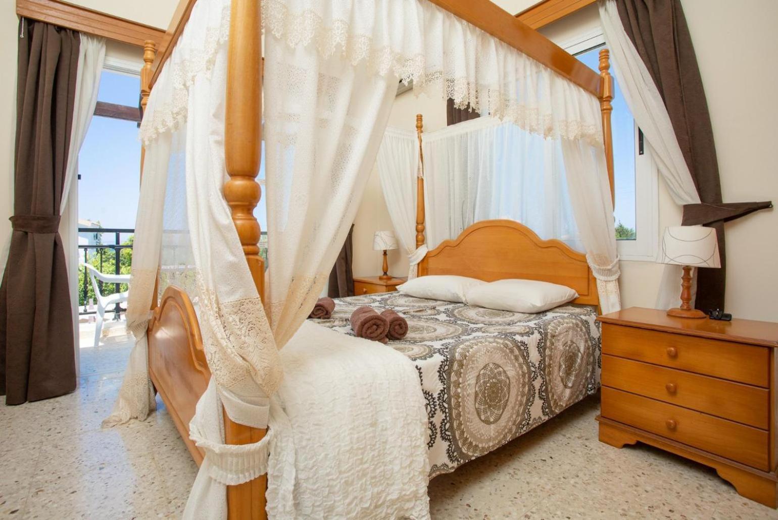 Sun Beach Villa Thio Полис Экстерьер фото